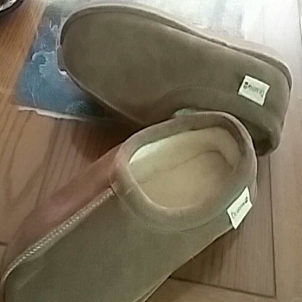 BEARPAWS SLIP ONS SHOES